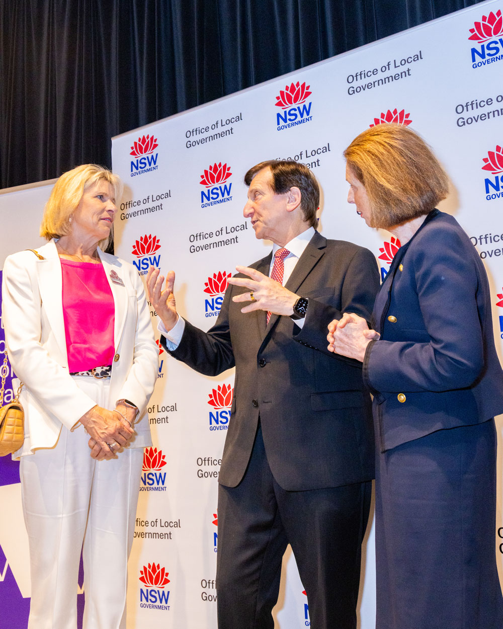 Carolyn Corrigan wins Women in Local Government award 